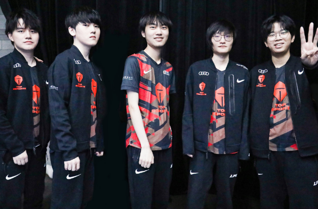 从后防线的 从后防线的